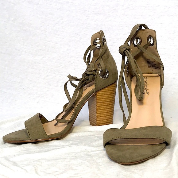 Shoe Dazzle | Grommet Laced Heels | 6.5 - Picture 7 of 7